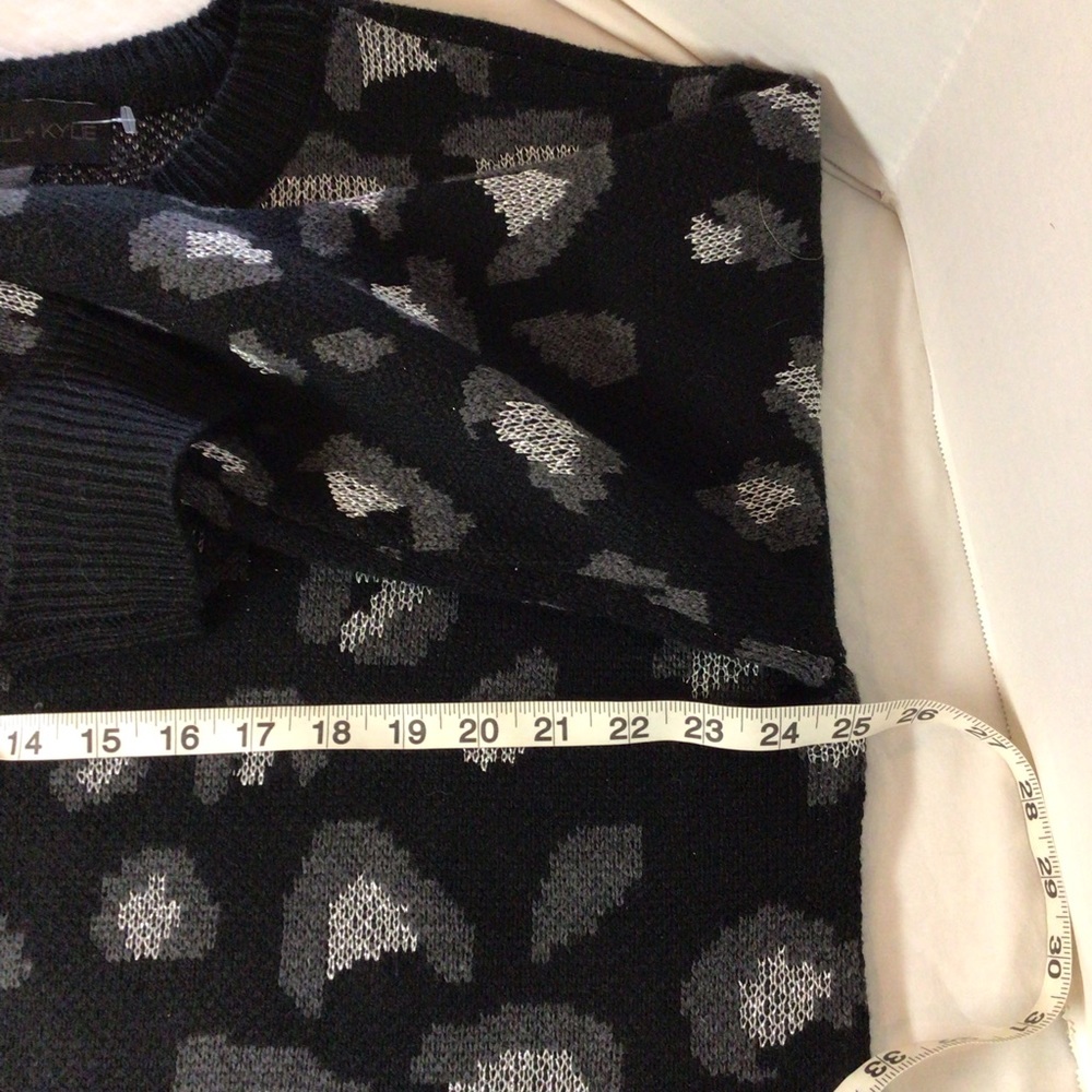 Kendall & Kylie black “spotted “ sweater - Picture 7 of 8